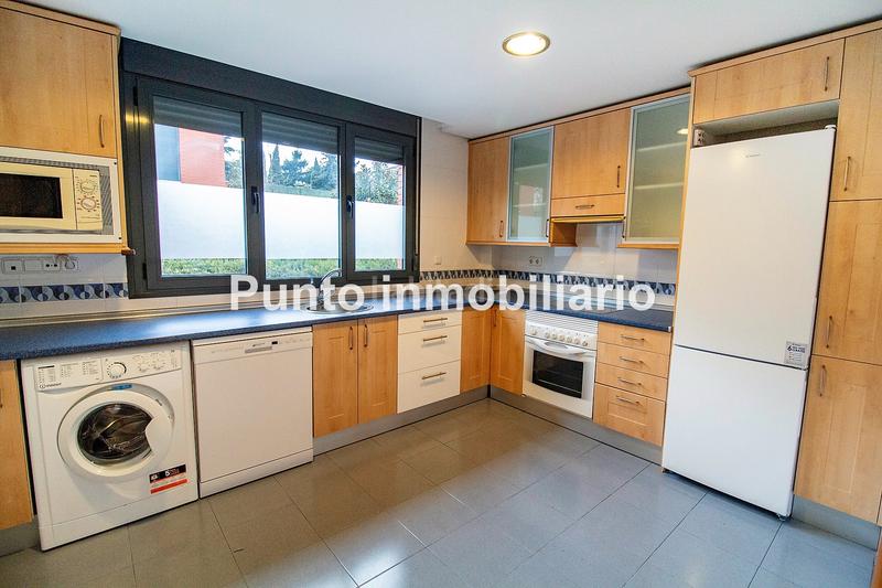 Foto aaaf9cd2-b47e-4b64-8bca-2c76944530b3. Xalet amb calefacció aparcament a La Victoria - Puente Jardín Valladolid