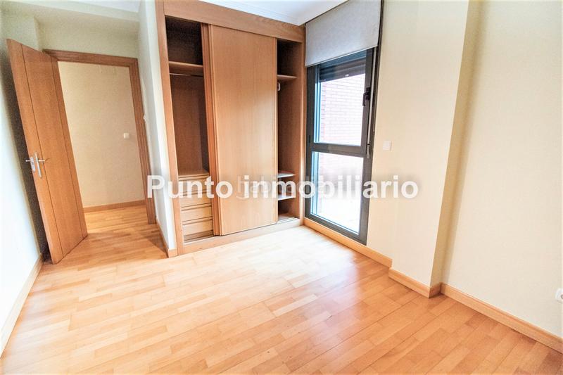 Foto ce2bfe0f-d4c5-4516-a40e-a67558364bcd. Xalet amb calefacció aparcament a La Victoria - Puente Jardín Valladolid