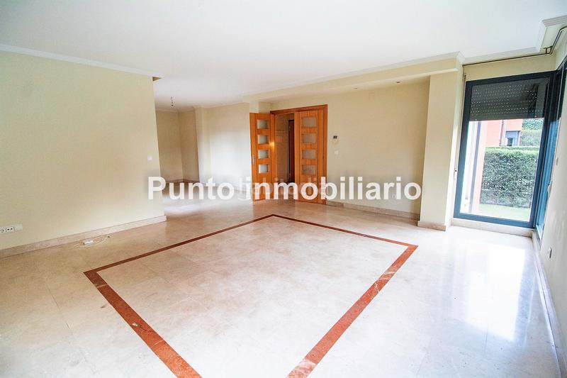 Foto f2be8e6e-1b85-4e97-8b7b-7e368250f513. Xalet amb calefacció aparcament a La Victoria - Puente Jardín Valladolid