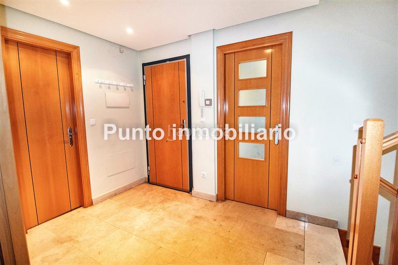 Foto f3df7325-e1b7-479d-b2e4-75b0bcdfdc3d. Xalet amb calefacció aparcament a La Victoria - Puente Jardín Valladolid