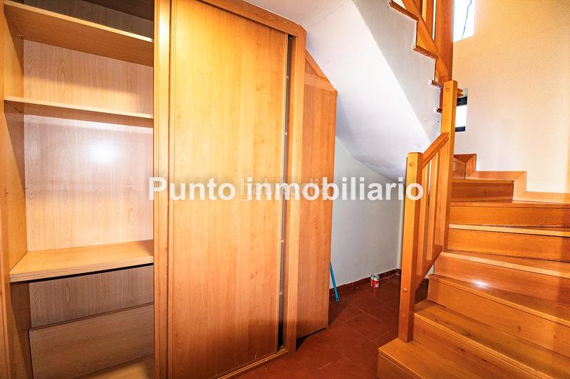 Foto f4f0adc6-413a-49b2-a685-3b54beece236. Xalet amb calefacció aparcament a La Victoria - Puente Jardín Valladolid