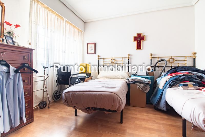 Foto d0bda688-9f99-43bc-894b-3062e7719253. Etagenwohnung mit heizung parking in Centro Valladolid