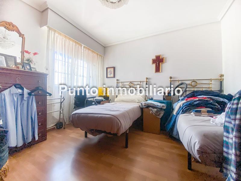 Foto e4d561e8-1e7c-4ff8-8c40-0c353c8f6030. Flat with heating parking in Centro Valladolid