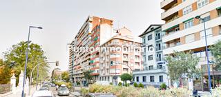 Appartement  Calle de pedro niño. Centro: zona paseo isabel la católica: amplia vivienda en venta