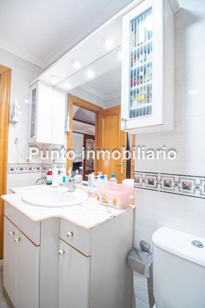Foto 0034ce37-8244-4f27-b0c5-3df17b9ca758. Casa aparellada amb xemeneia calefacció aparcament piscina a Valladolid