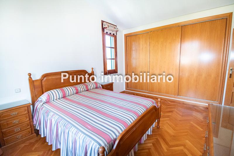 Foto 120606f7-809e-4e02-ab9f-f6337b701588. Casa aparellada amb xemeneia calefacció aparcament piscina a Valladolid