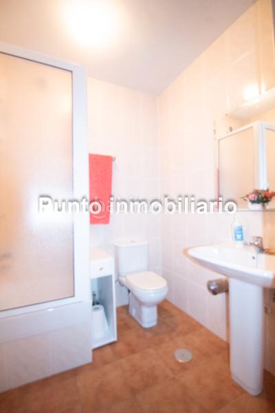 Foto 31e95a25-c578-4668-a0d3-da18592530c6. Casa aparellada amb xemeneia calefacció aparcament piscina a Valladolid