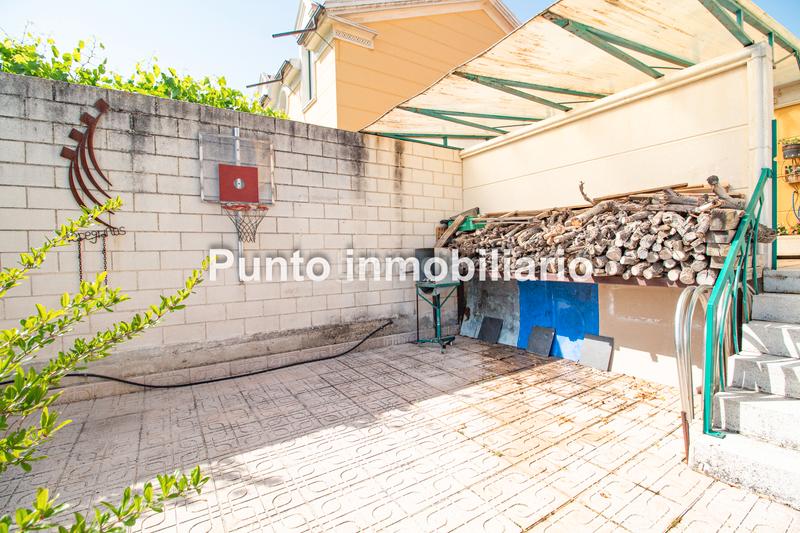 Foto 349745f4-5824-4be0-80fc-d1afb2f2452b. Casa aparellada amb xemeneia calefacció aparcament piscina a Valladolid