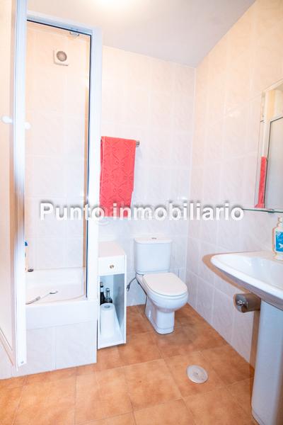 Foto 4c2cac4e-6a4b-4034-beca-7116bd89c664. Casa aparellada amb xemeneia calefacció aparcament piscina a Valladolid