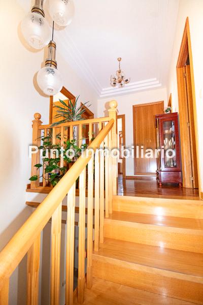 Foto a2d4a1a1-9592-47f4-8a0a-68961c1b32ab. Casa aparellada amb xemeneia calefacció aparcament piscina a Valladolid