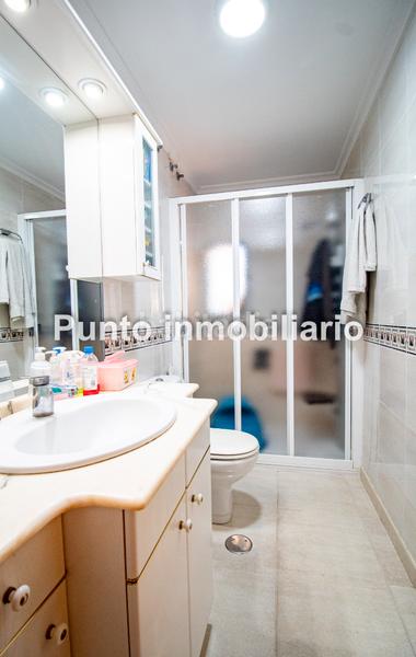 Foto b4675884-2834-4ff9-a7e4-4ae452ca170d. Casa aparellada amb xemeneia calefacció aparcament piscina a Valladolid