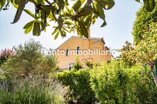 Casa aparellada  Calle rigoletto. Urbanizacion el berrocal chalet en venta