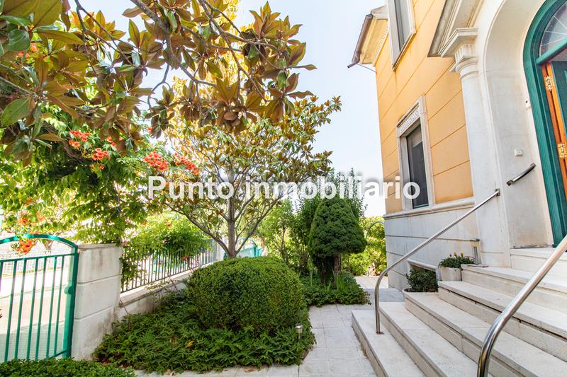 Foto fecf735e-bd31-4839-b0bf-a71c40918d0b. Casa aparellada amb xemeneia calefacció aparcament piscina a Valladolid
