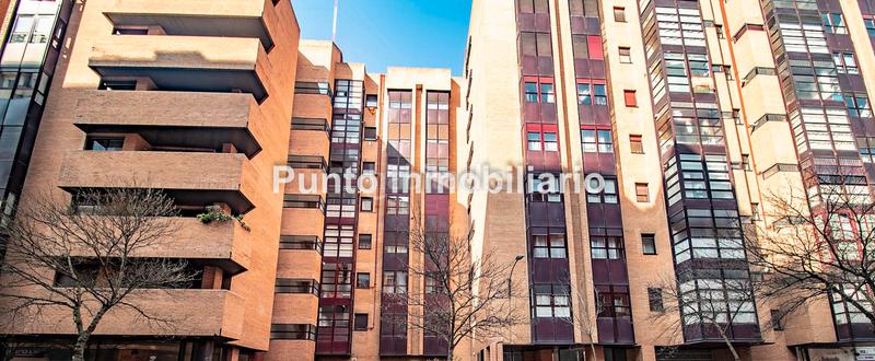 Foto e8654e03-0f8f-49cf-bee2-03c5caaba760. Appartamento con riscaldamento parcheggio in Campo Grande Valladolid