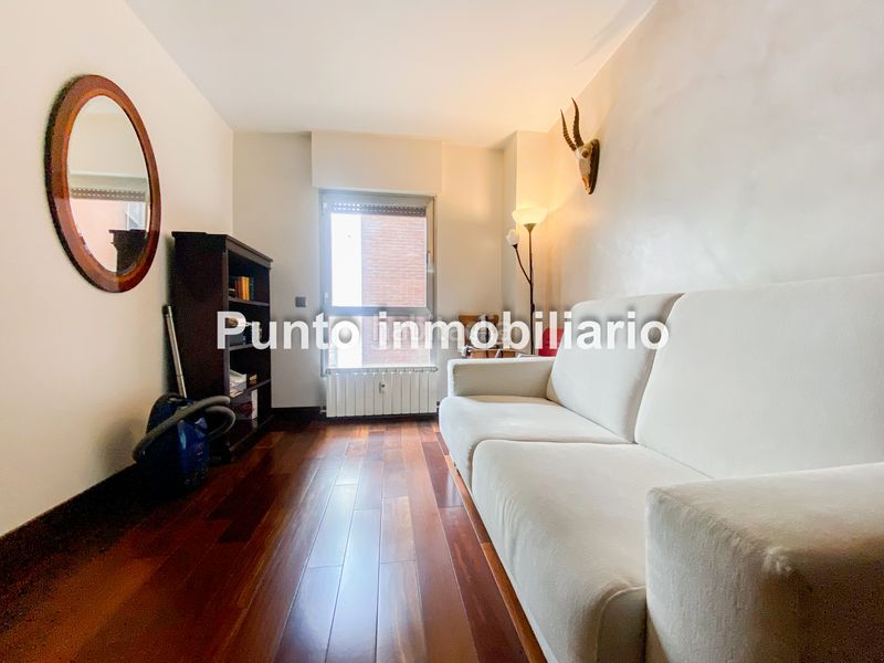 Foto c5d90c0a-3c5e-4e6c-8a15-293e3fd39ca7. Pis amb calefacció aparcament a Centro Valladolid