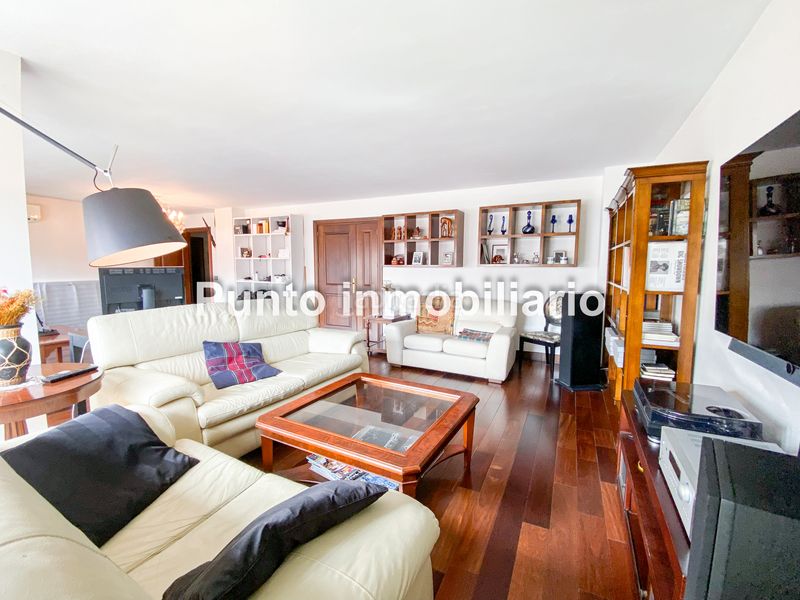Foto d2d7b3e2-9426-4e89-a60a-19dc19468565. Pis amb calefacció aparcament a Centro Valladolid
