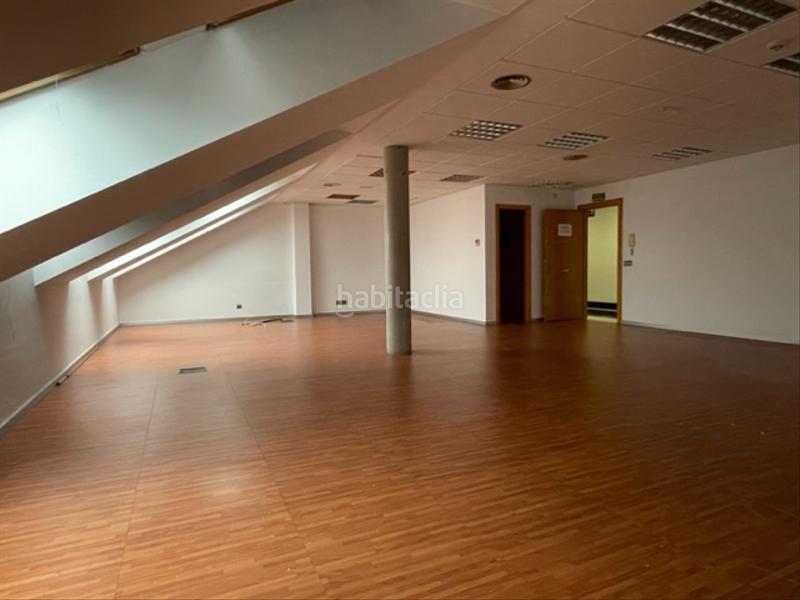 Foto a8d27874-74dd-42d0-82d8-0949febbc565. Alquiler oficina en calle río danubio 1 oficina amplia en Santander