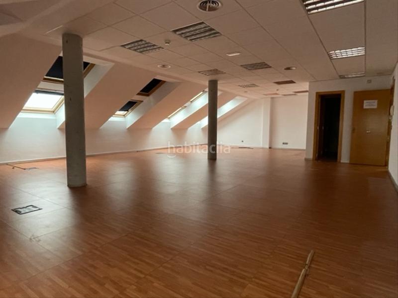 Foto 0c9f52e1-f10c-4c82-ab33-6c74a4e1a01d. Lloguer oficina a calle río danubio 1 a Alisal - San Román Santander