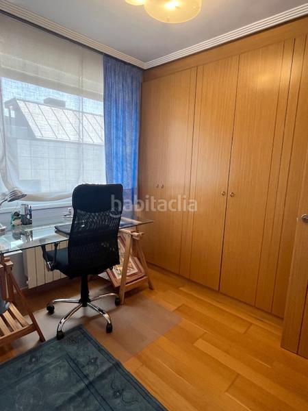 Foto 24bc125a-46c6-48e6-80b9-7881b785a0cc. Casa adosada en calle lirio 11 impecable casa pareada. junto hospital valdecilla. sur- soleado en Santander