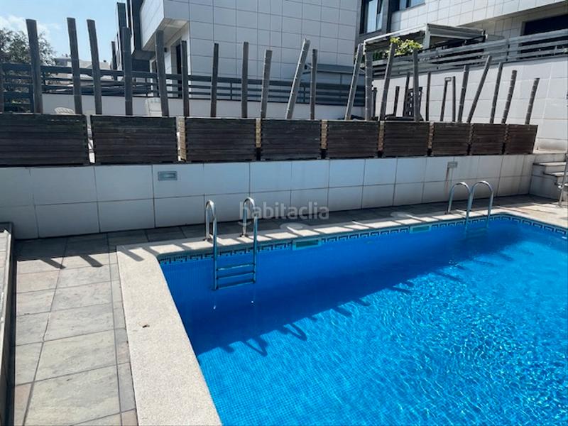 Foto 6223566b-7ab4-4113-b1f6-a5601adc369e. Casa adosada en calle lirio 11 impecable casa pareada. junto hospital valdecilla. sur- soleado en Santander