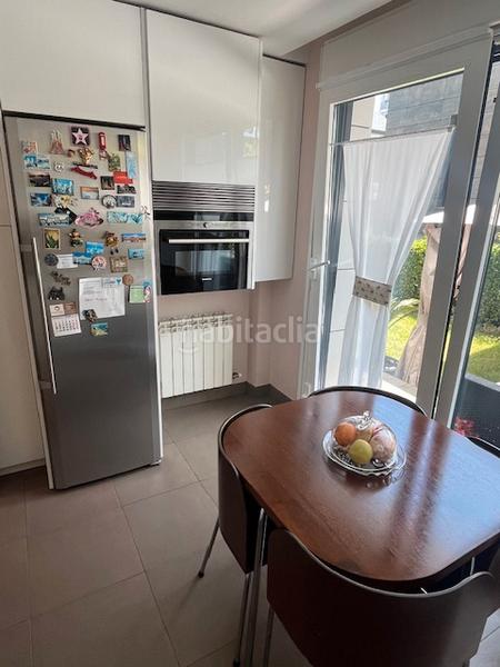 Foto 6f5eba5c-34ec-4394-8329-e5f28781eb37. Casa adosada en calle lirio 11 impecable casa pareada. junto hospital valdecilla. sur- soleado en Santander