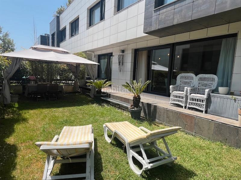 Foto 88108f2d-8147-4127-bb64-772223efe91e. Casa adosada en calle lirio 11 impecable casa pareada. junto hospital valdecilla. sur- soleado en Santander