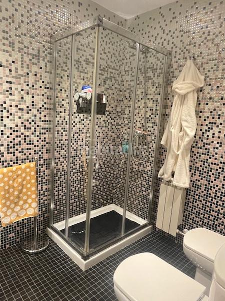 Foto cbe9e7f2-9be6-46c5-af45-f8b89b19c7b0. Casa adosada en calle lirio 11 impecable casa pareada. junto hospital valdecilla. sur- soleado en Santander