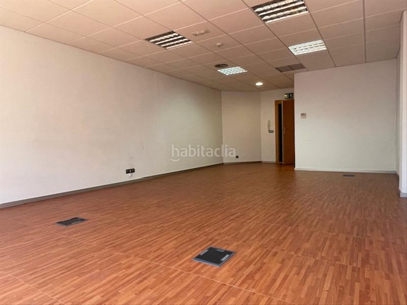 Foto 4e8f0eb7-996f-48d3-abe6-9fc63ed3ea3e. Miete büro in calle río danubio 1 in Alisal - San Román Santander