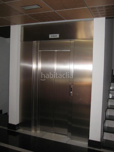 Foto aad36436-b4f5-4cf2-b69d-65dcf8ed235a. Miete büro in calle río danubio 1 in Alisal - San Román Santander