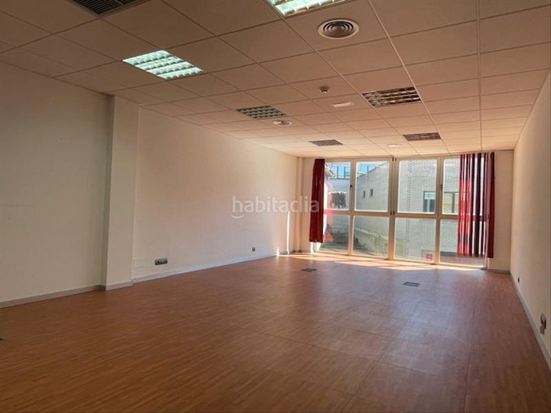 Foto ee52203c-8d21-407a-87f1-3e4fdef884b3. Miete büro in calle río danubio 1 in Alisal - San Román Santander