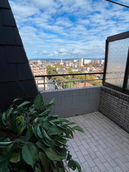 Foto b399a968-6410-4736-8a03-df5ac8dc0c57. Zweistöckige wohnung in paseo del General Dávila 17 in Santander