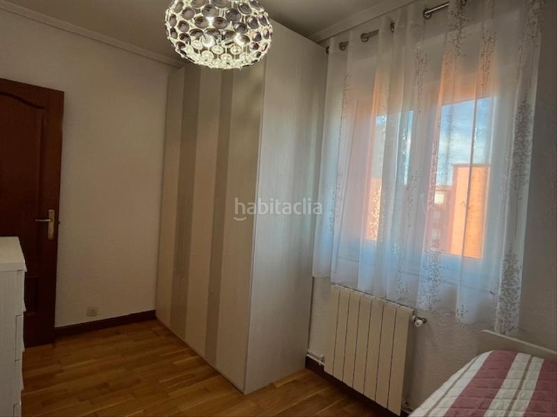 Foto 0d1ae179-e921-4e0b-9e04-105e1c91935f. Piso en grupo pronillo 2 impecable. 3 habitaciones. aparcamiento comunitario en Santander