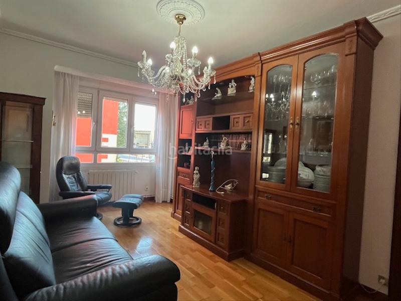 Foto 4d675e4e-91ff-482b-acb8-4ae31cfacb13. Piso en grupo pronillo 2 impecable. 3 habitaciones. aparcamiento comunitario en Santander