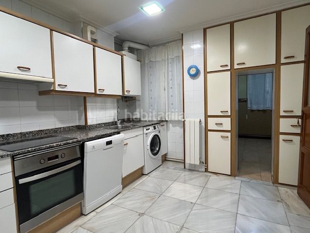 Foto 41e7c008-72a2-484f-b05e-bf0662a3b4a8. Pis a calle castilla 11 a Castilla - Hermida Santander
