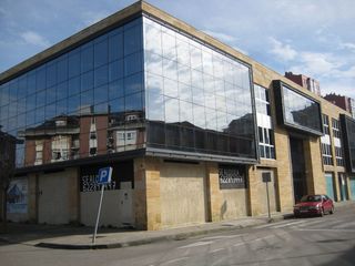Affitto Ufficio in Calle río danubio 1. Oficina moderna orientada al sur. edificio de oficinas