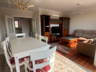 Flat in Calle jorge sepúlveda 6. Piso valdenoja. 3 habitaciones 2 baños. 2 plazas garaje y traste
