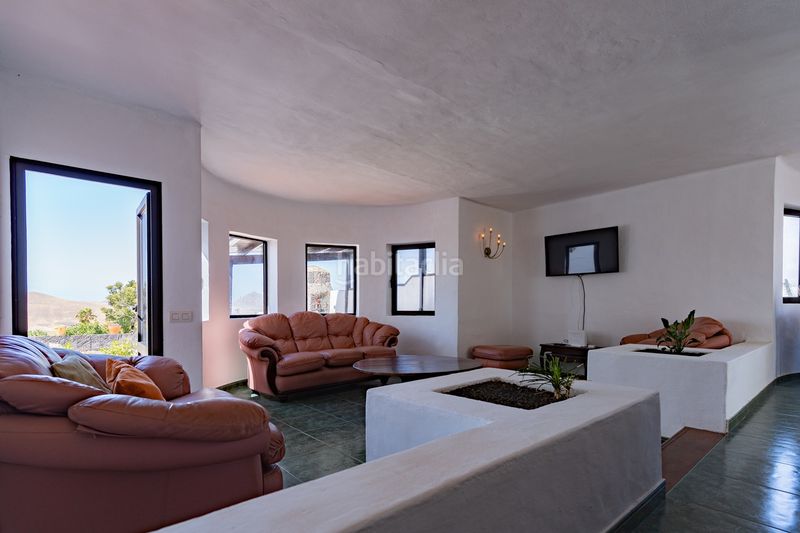 Foto d7ed4651-c1cb-40a4-88e8-f93d31acd5bd. Xalet amb xemeneia aparcament piscina a Nazaret Teguise