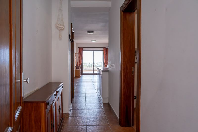 Foto f3f78e7a-4a06-4fd4-a945-0e088ac9c257. Apartament amb piscina a costa Teguise Teguise