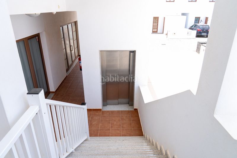 Foto fbf6c2cd-b5a4-46b8-b35e-6897d9d3c058. Apartament amb piscina a costa Teguise Teguise