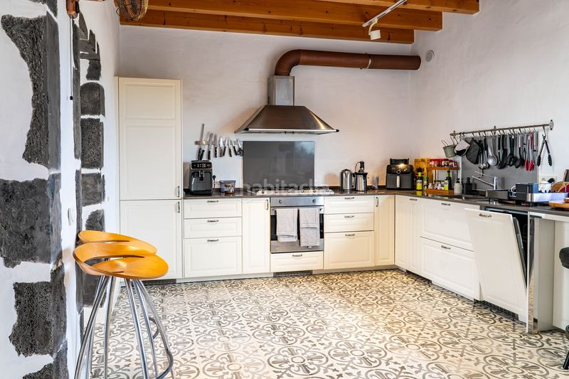 Foto b86b16b9-c0e3-4e3e-9c6f-a36fc5b2e95c. Casa amb calefacció aparcament a Tinajo