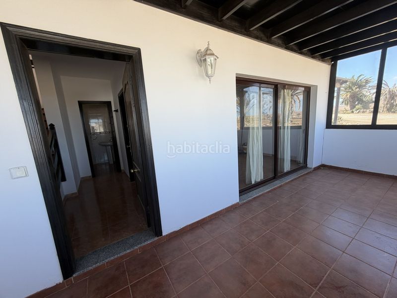 Foto 5d73bc79-71ee-4f51-adfc-09d21990cbc6. Casa aparellada a costa Teguise Teguise