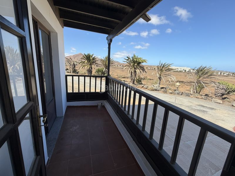 Foto c0ef43ac-ea65-4de4-b50c-717273562c50. Casa aparellada a costa Teguise Teguise