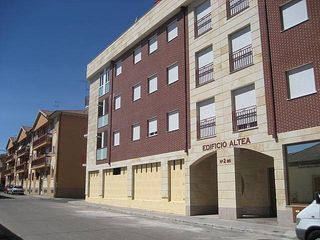 Flat in Peñaranda de Bracamonte. Excelente piso con ascensor en peñaranda. edificio altea