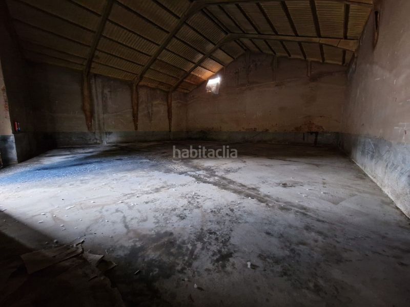 Foto e2665a6b-ebb5-49ec-964e-0001cb87176f. Fabrikhalle in Espino de la Orbada