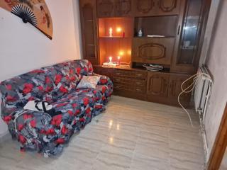 Maison à Rasueros. Se vende casa de planta baja con calefacción en rasueros