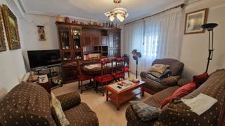 Casa a Cantalapiedra. Se vende casa  de planta bajo en muy buen estado con calefacción