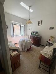 Casa en Cantalapiedra. Se vende casa de planta baja con patio junto a la plaza de canta