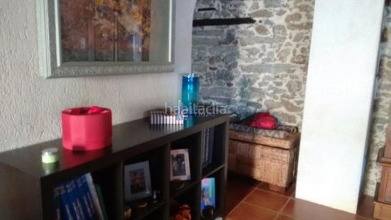 Foto bd3d3c78-0acf-49cb-86c5-810a88fb3e9c. Casa adossada a Teixeira (A)