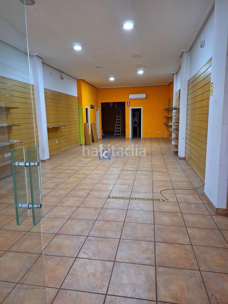 Foto f5d4dd87-93fb-4d00-bc5d-b0f3a5a3a381. Lloguer local comercial a Centro Ourense