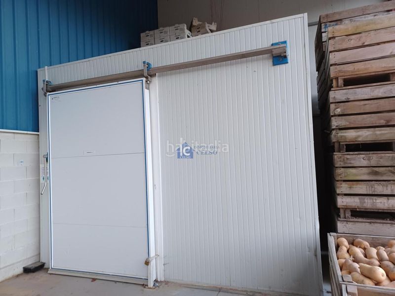 Foto aafced67-c9a9-4a9c-ade5-149861a16f28. Nau industrial a Vilar de Santos